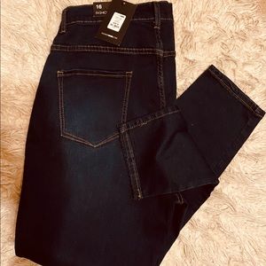 FASHION NOVA•DARK DENIUM•SIZE 16